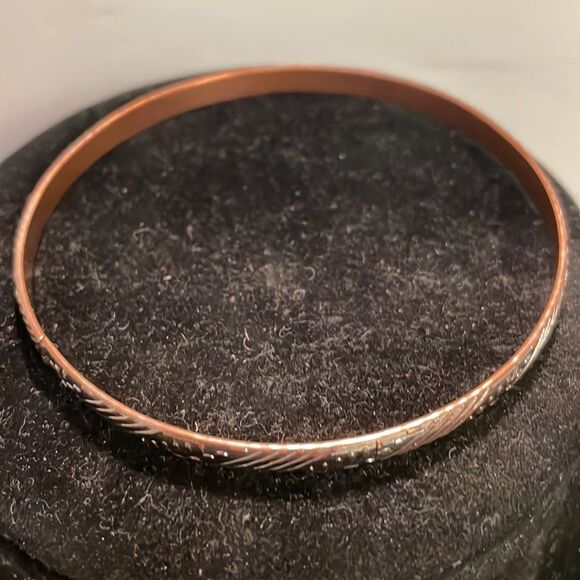 7.5” solid metal copper tone bangle bracelet etched all around w/striped & wheat - Picture 3 of 9